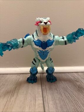 Fierce Glacier Beast Action Figure - Blue & White